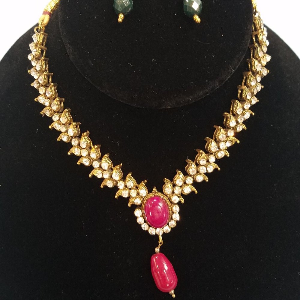 Bollywood Style Glamorous Necklace set